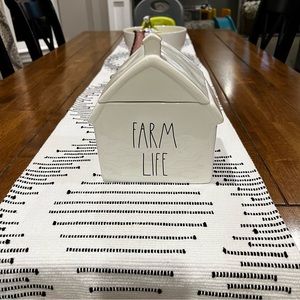 NWOT Rae Dunn Farm Life Canister